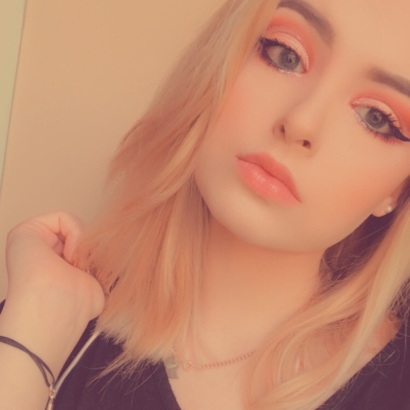 Meet your Posher, Rebecca - Picture 1 of 1